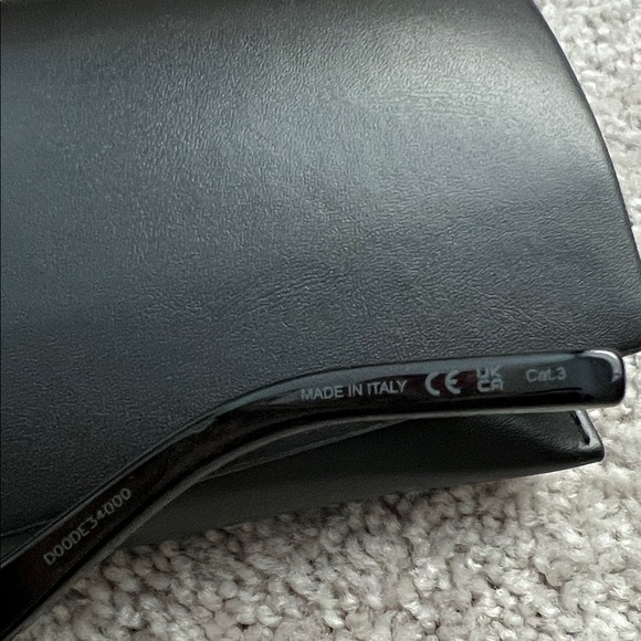 Saint Laurent Black Sunglasses with Case - Picture 5 of 9